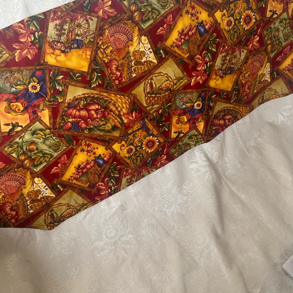 ADORABLE TEO SIDE TABLE RUNNER 41X13”